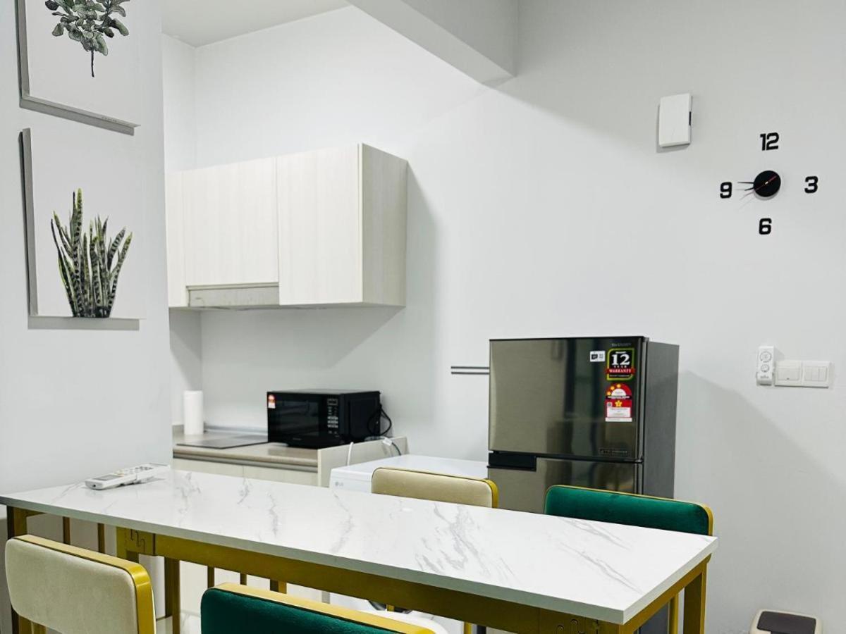 Botiza Suites At Jesselton Quay Kota Kinabalu Eksteriør bilde